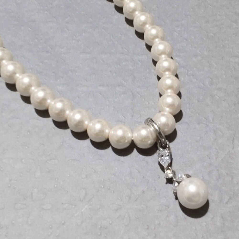 Signed SU Faux Pearl Necklace with Crystal Pearl Enhancer Pendant - Picture 3 of 7